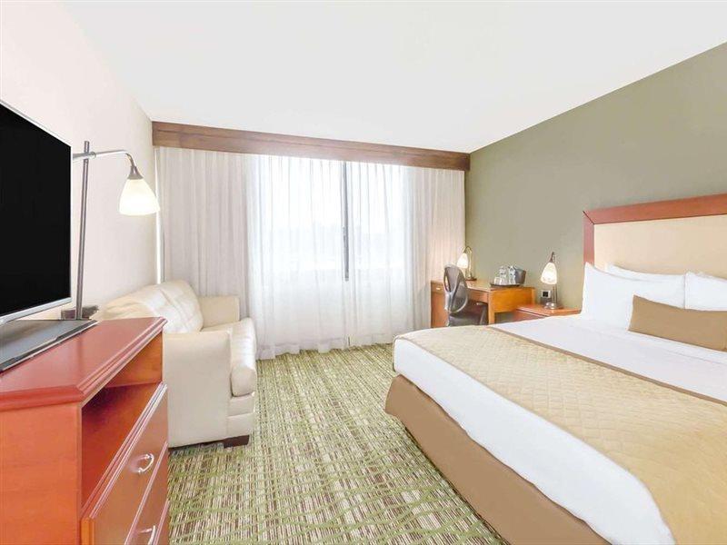 Clarion Hotel & Suites Mount Laurel Exteriér fotografie
