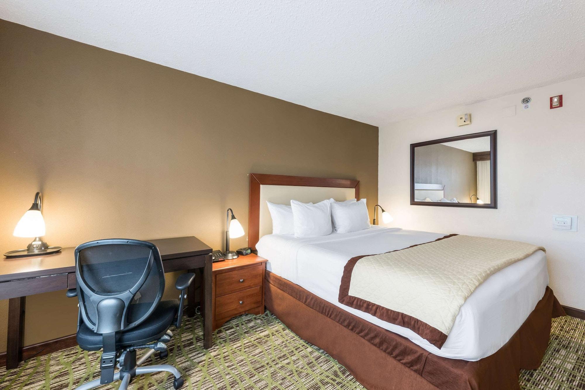 Clarion Hotel & Suites Mount Laurel Exteriér fotografie