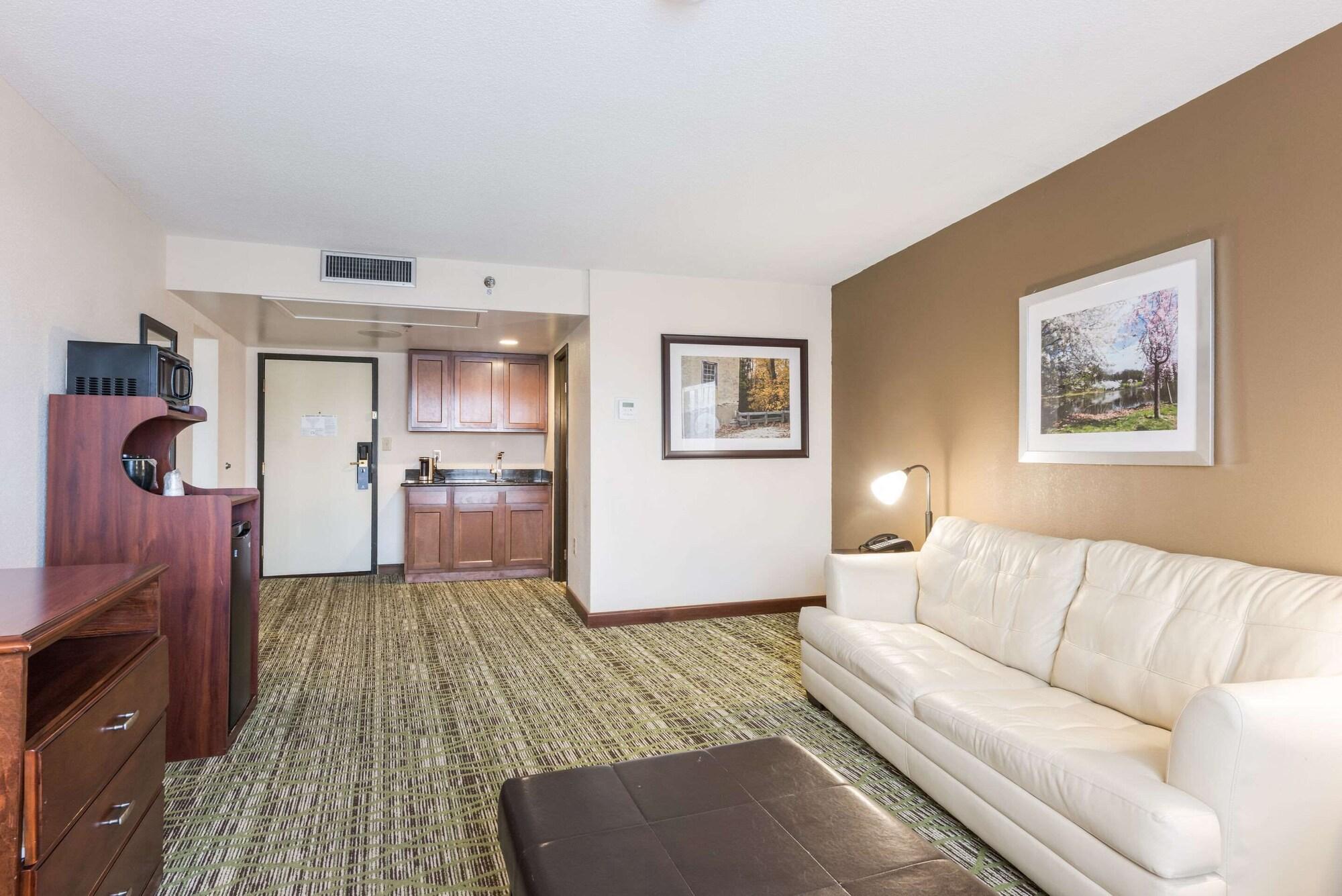 Clarion Hotel & Suites Mount Laurel Exteriér fotografie