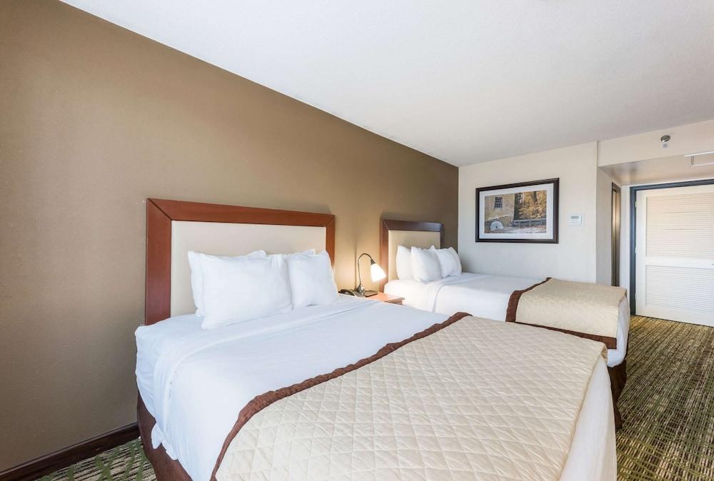 Clarion Hotel & Suites Mount Laurel Exteriér fotografie