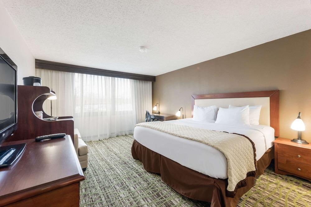 Clarion Hotel & Suites Mount Laurel Exteriér fotografie